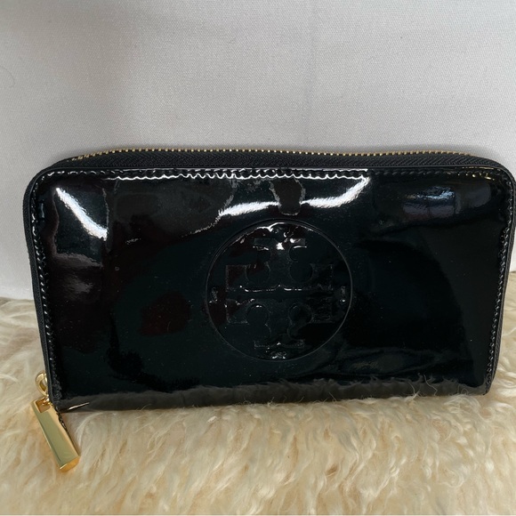 Patent Leather Continental Wallet - Picture 2 of 5
